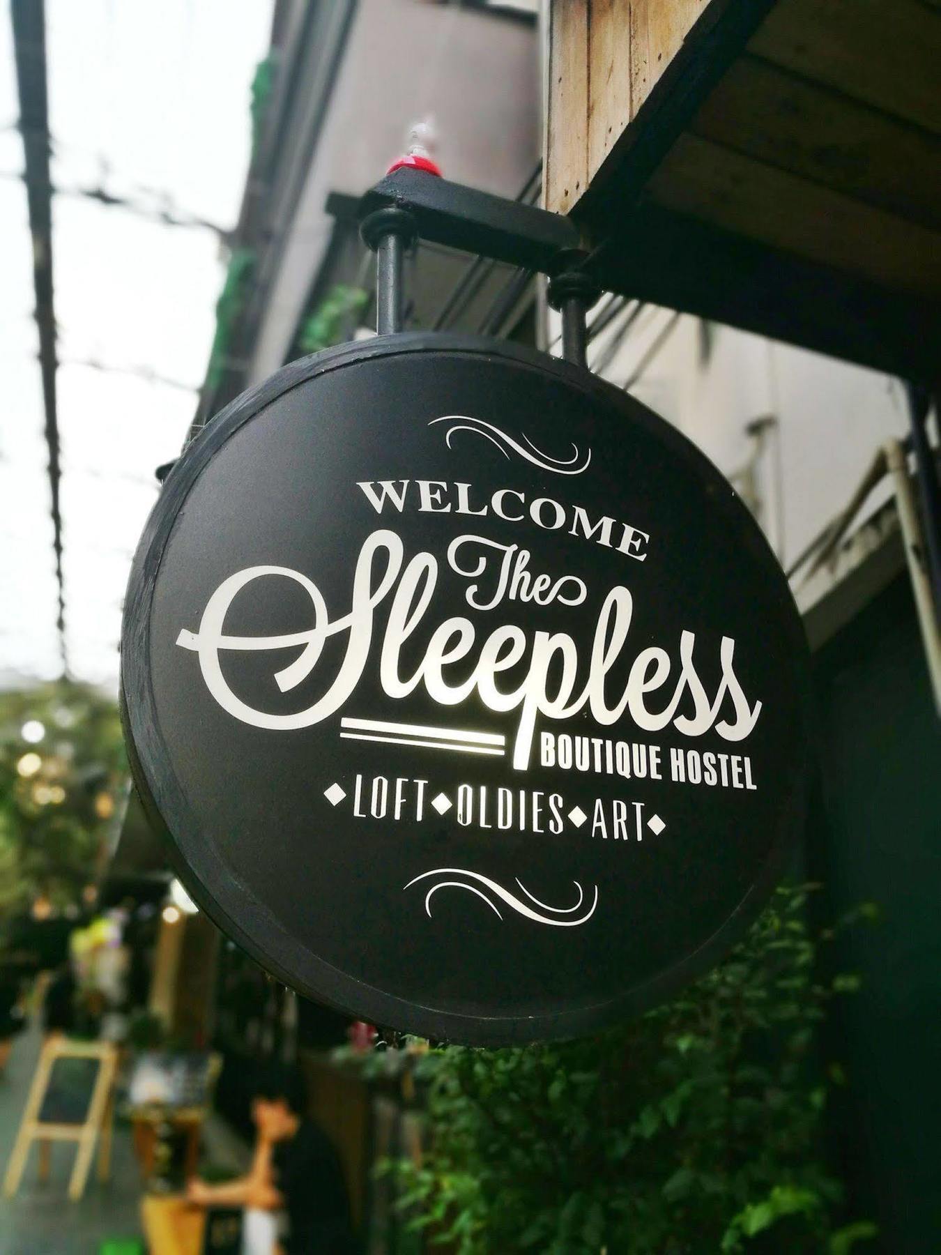 The Sleepless Boutique Hostel Бангкок Екстер'єр фото
