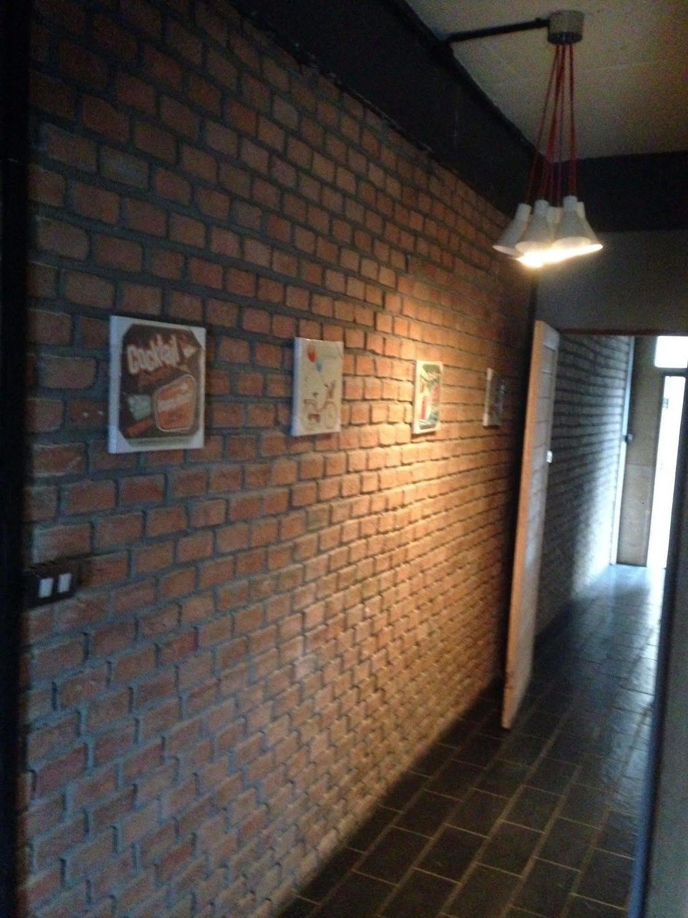 The Sleepless Boutique Hostel Бангкок Екстер'єр фото